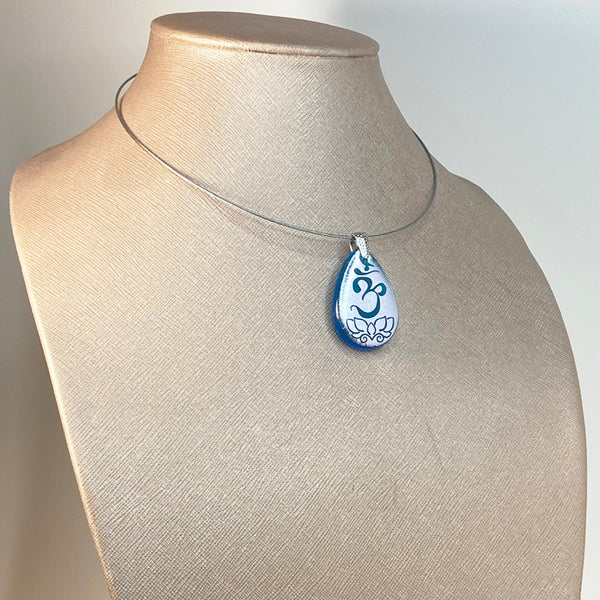 Om necklace in silver and Blue