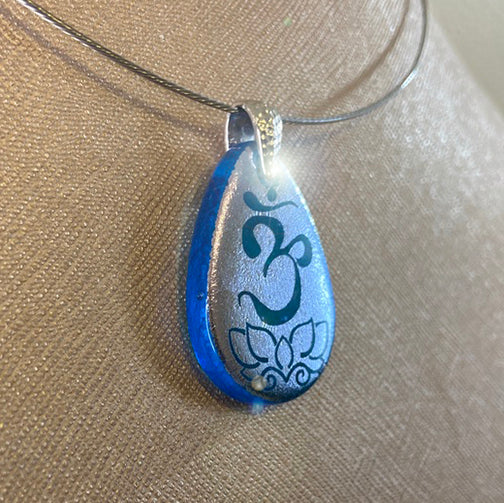 Om necklace in silver and Blue